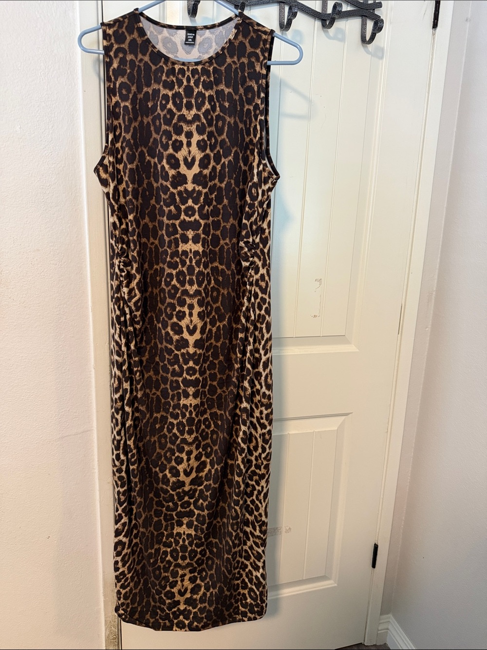 Leopard print, sleeveless, soft maxi